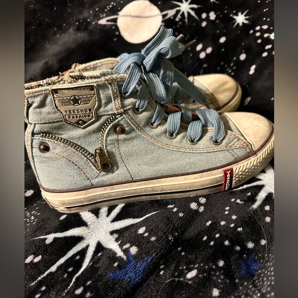 Yeeshow converse zipper high tops - Picture 2 of 10